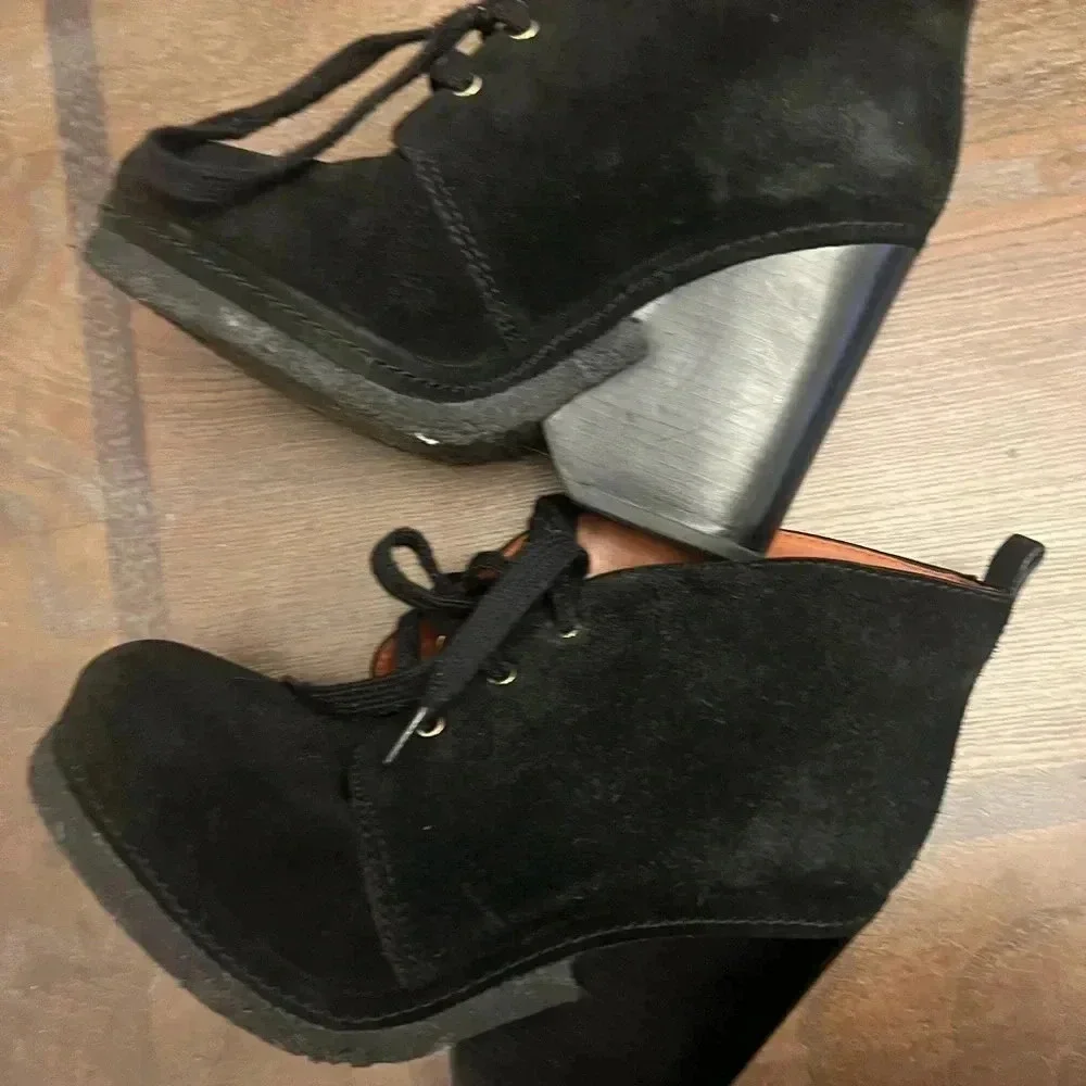 Marc by Marc Jacob’s lace up wedge booties size 36